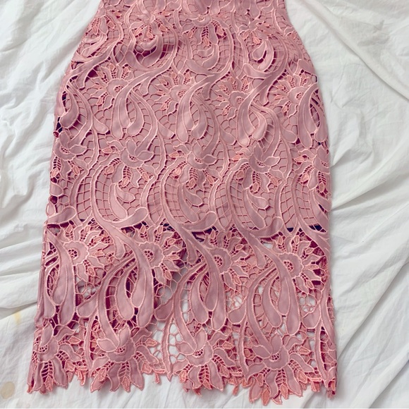 ⭐️‼️HOST PICK ‼️⭐️ Bardot - Pink Lace Halter Dress - Picture 5 of 8